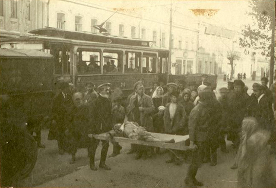 Улица Республики. Прием ослабленных от голода детей из Уральска, 1921-1922.jpg
